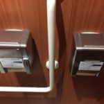 なぜ、トイレットペーパーが2個?